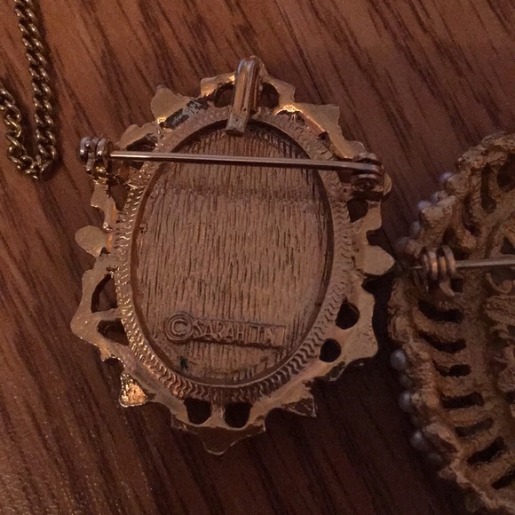 3 vintage victorian and chameo brooches Karu Arke - Picture 4 of 4